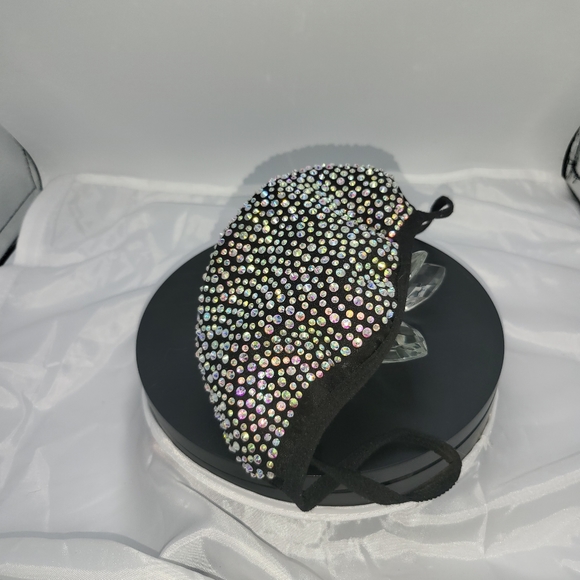 Bundle Steal of a deal Face Masks-Bling, Rainbow 🌈 - Picture 7 of 8